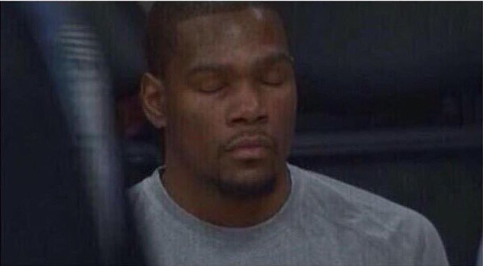 EmileeRuizz's tweet photo. When the argument is over and your mom just keeps on talking. https://t.co/92L1zHcyyM