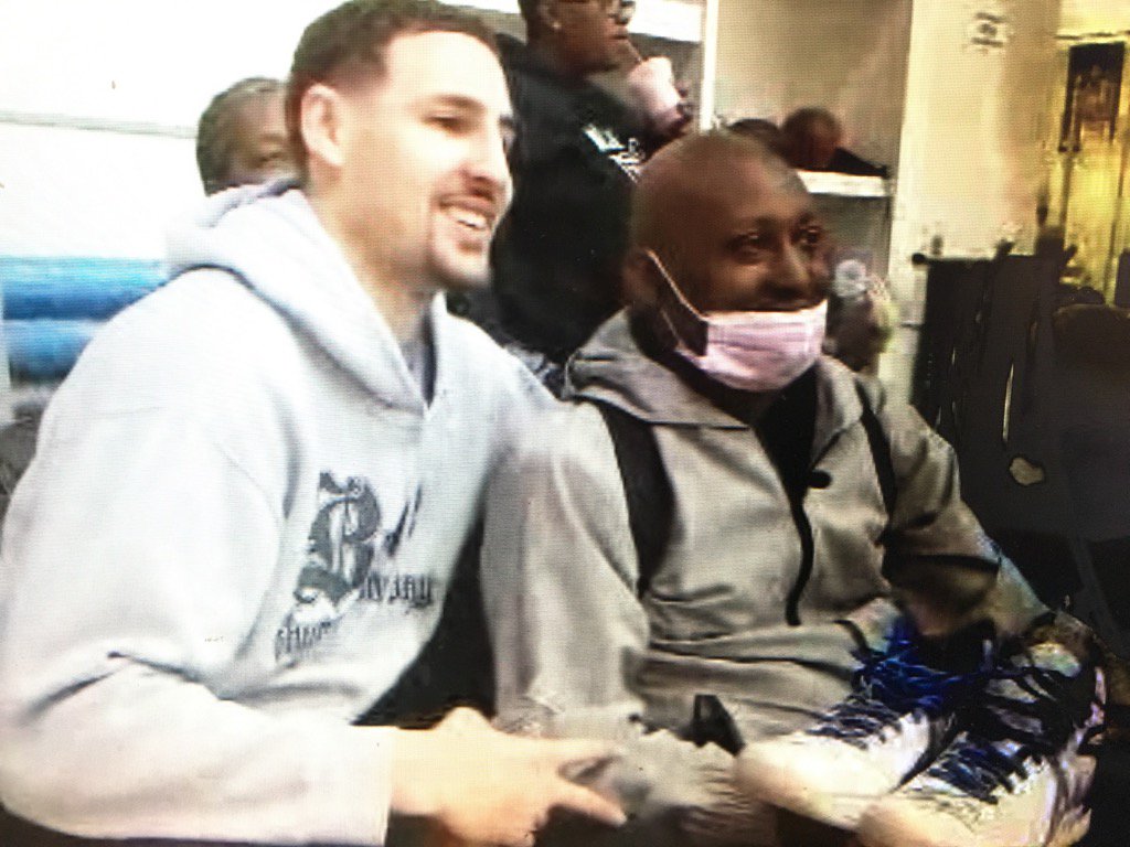 abc7kristensze's tweet photo. My fave @abc7newsBayArea  story: Klay, Kevin Durant &amp; Steph Curry showed love 2 McClymonds HS athlete w/leukemia! https://t.co/ImzcMYw1l2