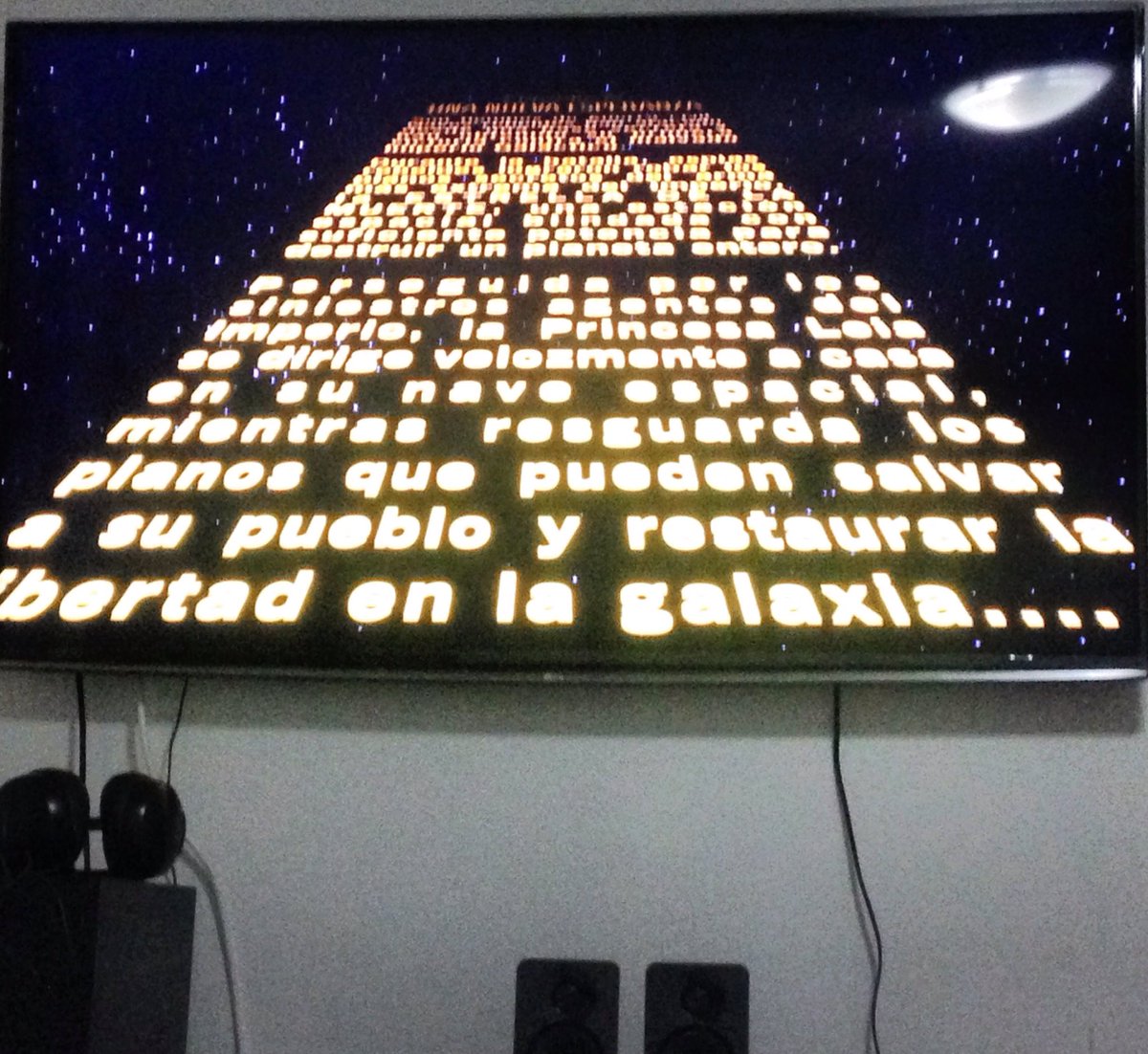 Jesus__IsTheWay's tweet photo. #StarWars #NetflixMode 🎥🎞🎞🎞🎞📽 @starwars
#CarrieFisher #RIP 🙏🏻 https://t.co/sGZtuAod73