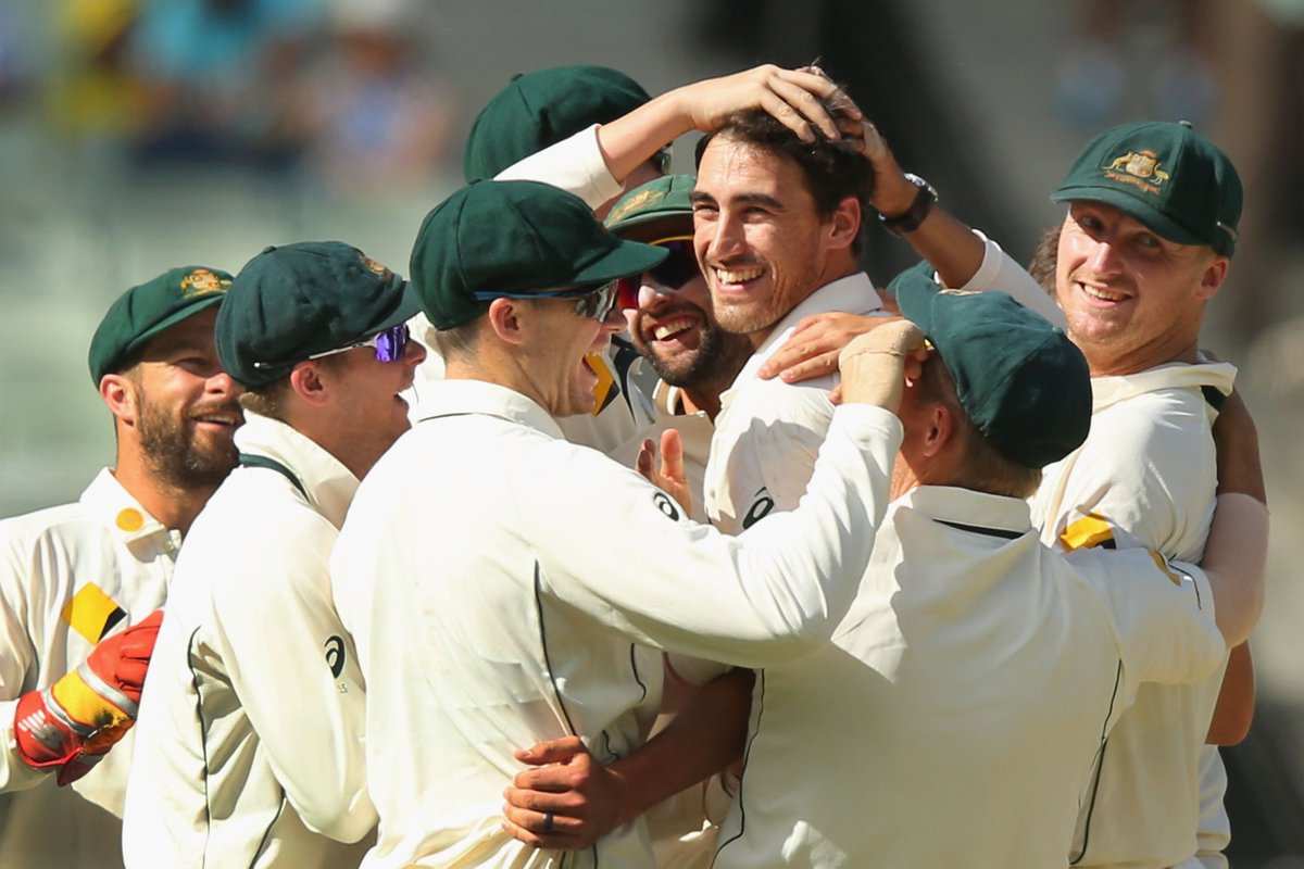 cricketcomau's tweet photo. Said it before and we'll say it again:

How good is Test cricket?! #AUSvPAK https://t.co/S02NHFH2lc