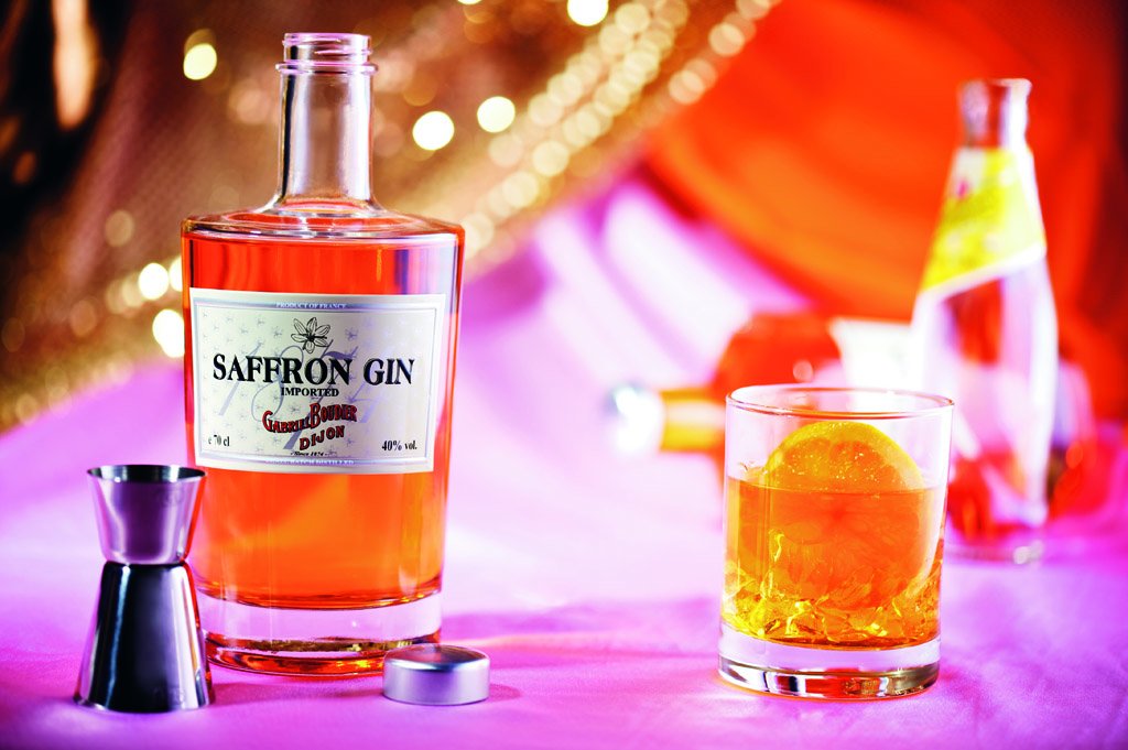 Вин джин. «Gabriel boudier Saffron Gin. Gin Tonic коктейль. Джин Маре коктейль. Rose Gin коктейль.