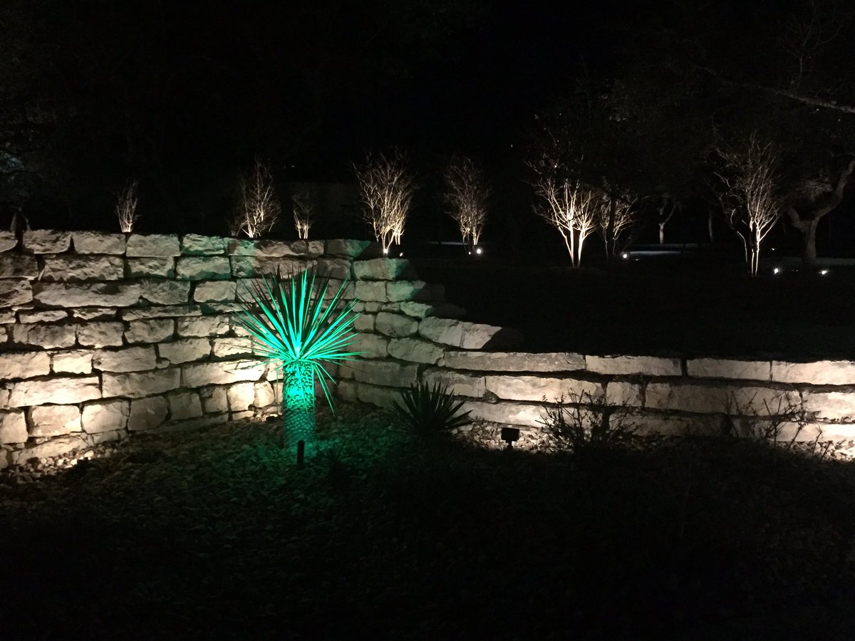 stayasante's tweet photo. Fall in love with Asante's nighttime ambience!🌙 #DrippingSprings #drippingspringslodging #drippingspringsevents https://t.co/XbSvEJIYlK