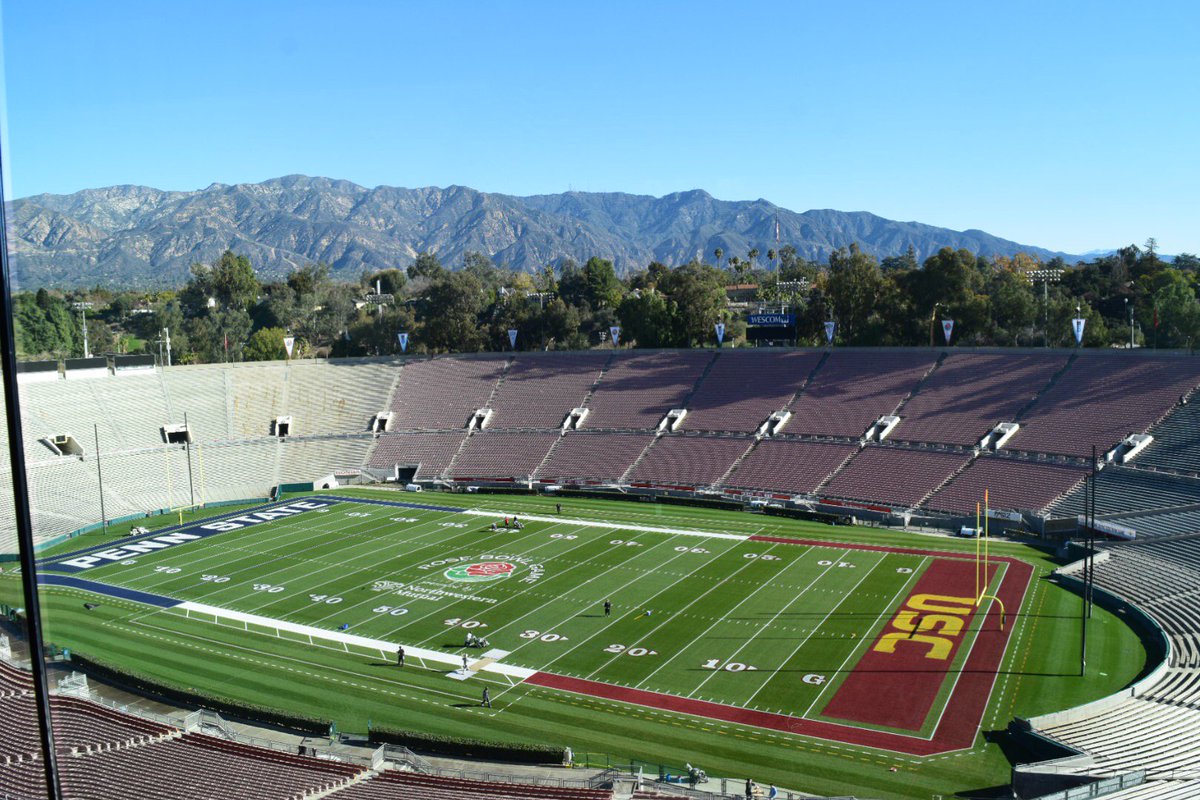 PennStateFball's tweet photo. The #B1G stage. @RoseBowlStadium. #BeatUSC. https://t.co/aPV3ButxJZ