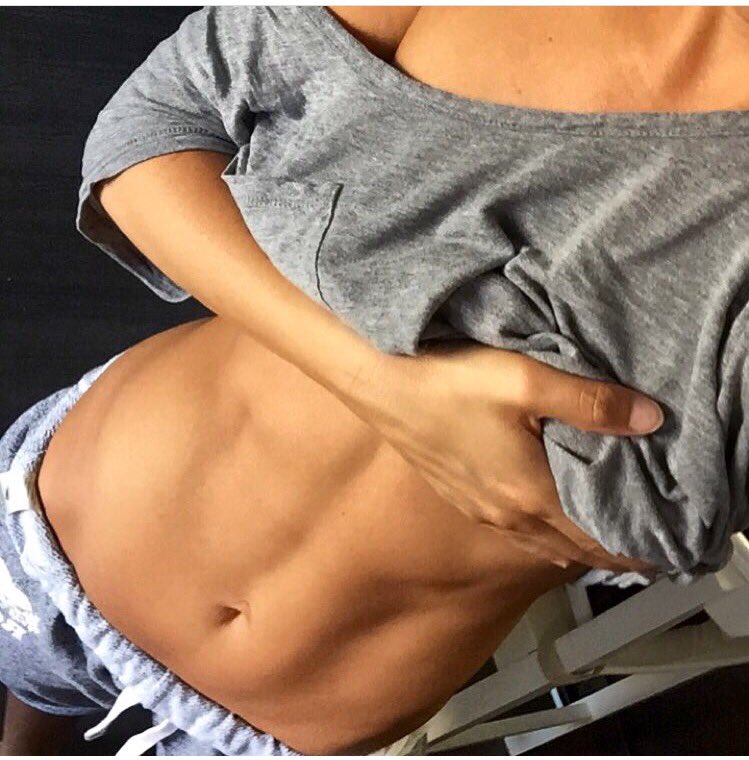 Cheycheyxo_'s tweet photo. Getting lean 2017!!! #getlean2017 #catchingabs2017 let this year be your year!! #teambangbang https://t.co/RTOFbyJ1oj