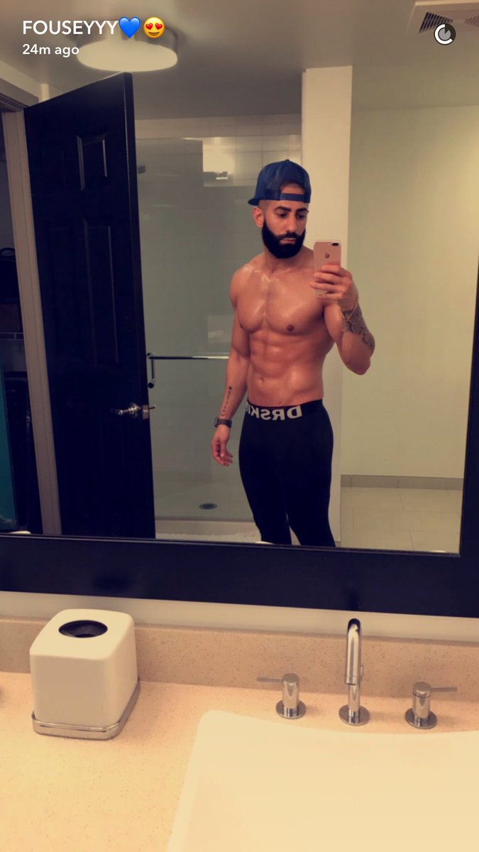 youseferakattt's tweet image. Omg why is he so hot I'm dyinggg 😍😍😩😩😩😩 @fouseyTUBE