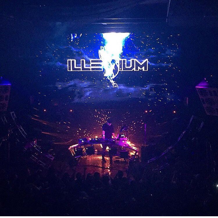 This guy. Tonight. At <a href="/ShowboxPresents/">Showbox Presents</a>, Seattle. See you in a few, <a href="/ILLENIUMMUSIC/">ILLENIUMMUSIC</a>! Ready for an epic show. (Photo cred: me! 😊In SF last Aug)