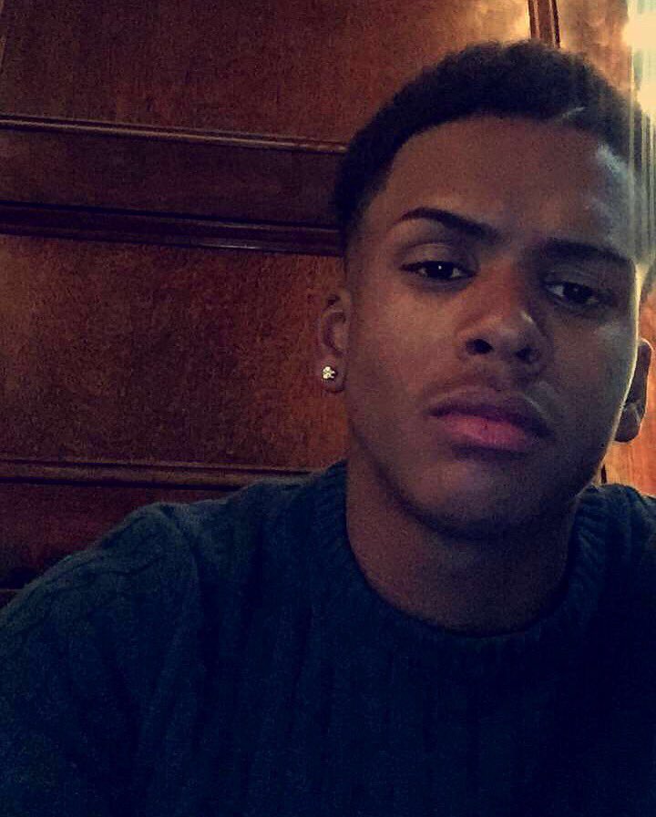 SergTheGodSon's tweet photo. ๐ธ. #fewWeeksBack #SnapChatPics add my SC:: J.dalord https://t.co/4PLncMz6BW