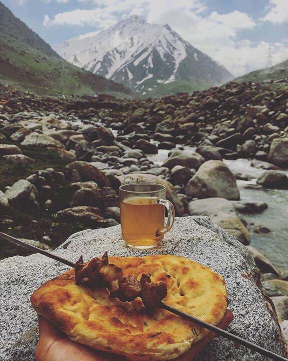 YaldaSarwar's tweet photo. Watan (motherland) 😍
#Salang_Afg #AfghanistanYouNeverSee
#WhatZCofE_ChaiSabz (green tea) #AllDWay #DLandOfShekamboos_BesidesEverythingElse https://t.co/XNRSIKqJw8