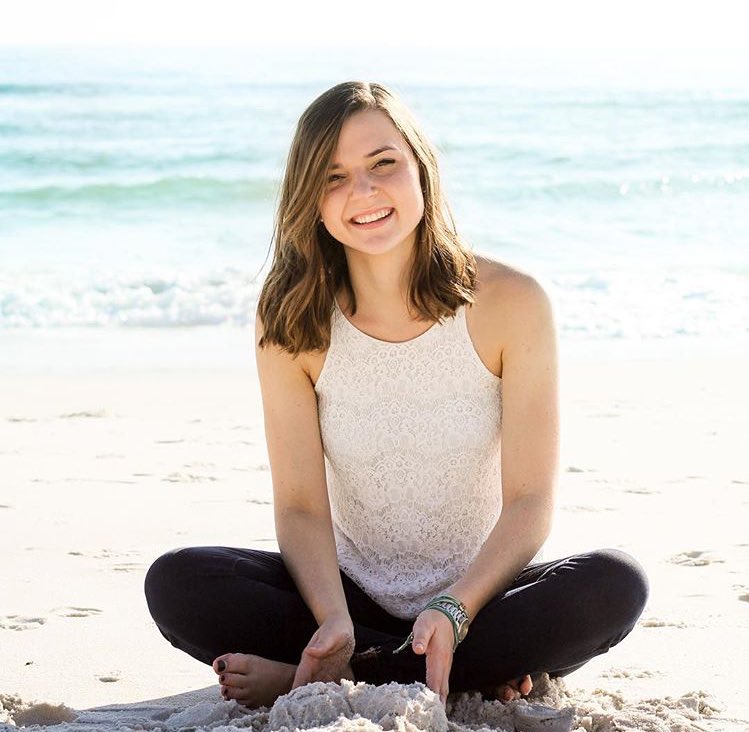 We love seeing our sisters enjoy their winter break! Nothing but sunshine for Olivia's vacation☀️ #beachsisters