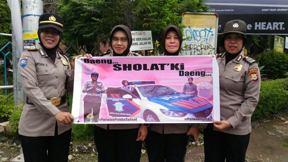 Nah klo lagi trend "OM TELOLET OM',polwan se Makassar Raya, punya "DAENG SHALAT'KI DAENG"