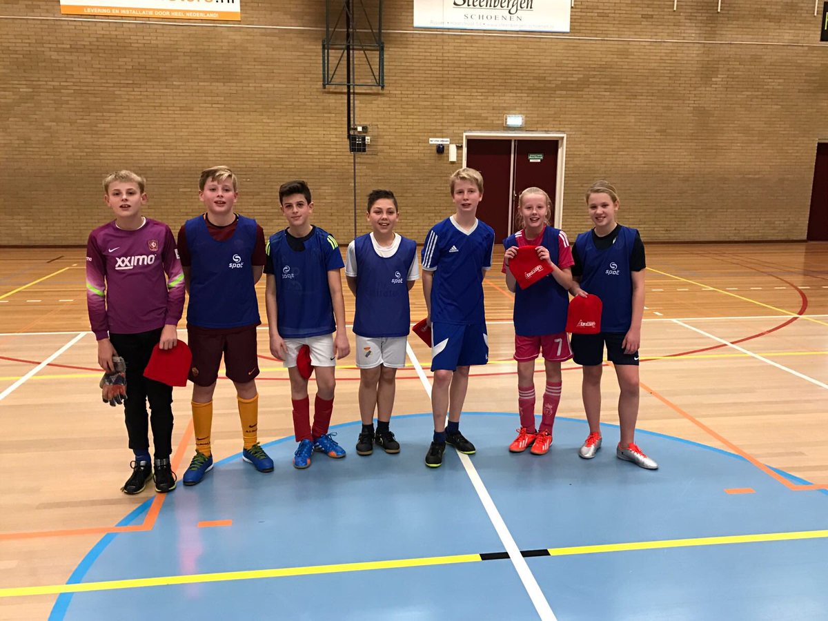 excelsior31's tweet photo. De finale is gespeeld door AZ en Heerenveen. Wij feliciteren Heerenveen met het winnen van de finale.#plezier #winnaars https://t.co/1TnPDVQ3Tu