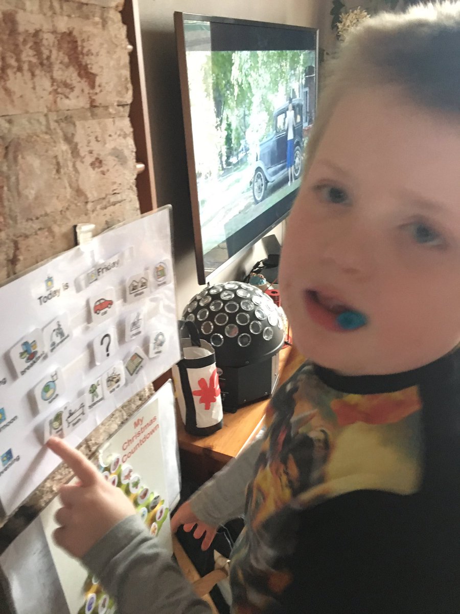 pikemansu's tweet photo. Reading his plan for today @BirchTree_LW @LadywoodKH still #readingrocketLW https://t.co/v7Z8ccLtOR