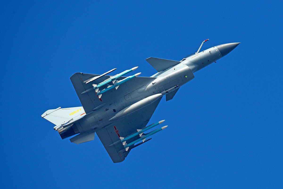 rajfortyseven's tweet photo. #China #PLAAF #J10B with #PL12. Beautiful! https://t.co/HgfVi1TCaE