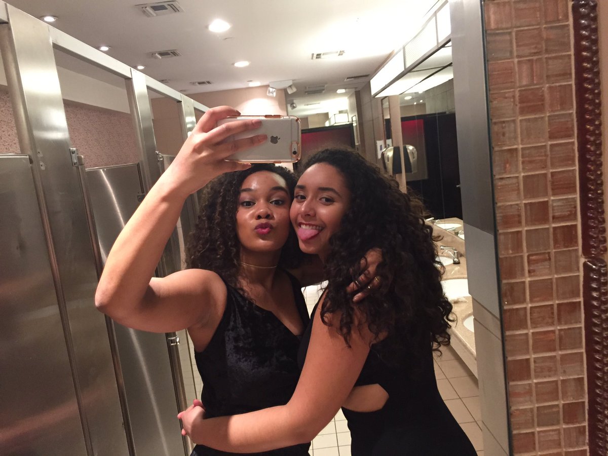syd_ah's tweet photo. We may have had the most fun in the bathroom #copa2016 https://t.co/FZc0KvbgR0