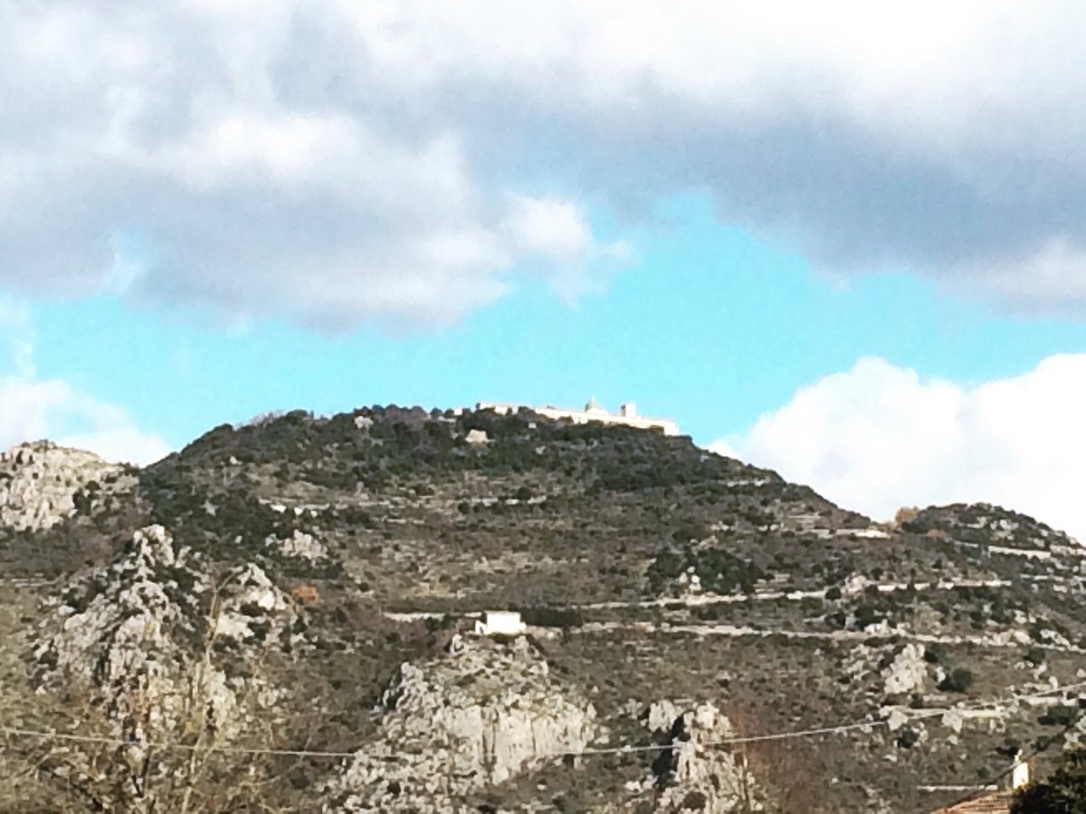 zazandrea's tweet photo. Spiritualità...nascosta! #cassino #abbazzia #montecassino #picoftheday #viabenedicti https://t.co/tXPMgeoBEY