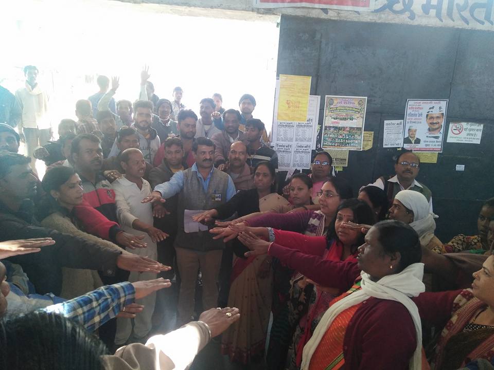 BetulNagar's tweet photo. We welcome tourists at #Betul. #Swachhta #Pledge taken by citizens at Bus Stand, Betul to strive for #MyCleanIndia and #MyCleanCity https://t.co/GLsO4P1w20