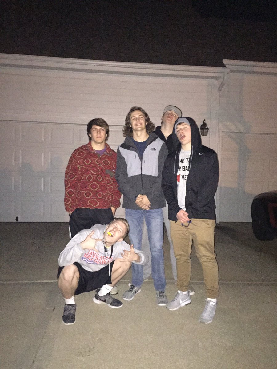 ConnerHeck's tweet photo. @CarsonSader11 Happy birthday baby boy👶🏼❤ Have a good one and let the lettuce rage👌🏼 https://t.co/QhIa4SJyvX