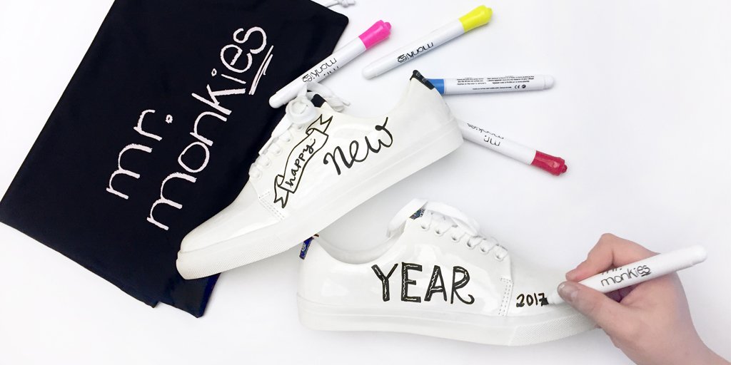 MonkiesShoes's tweet photo. Bonne année #2017 à tous ! https://t.co/9XgJ2THE8O
