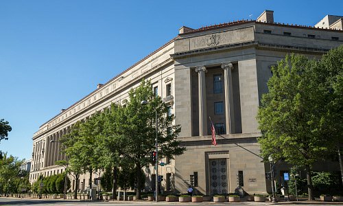 finews_ch's tweet photo. https://t.co/mCJduBJdy7 U.S. Ends Four-Year Swiss Bank Hunt With Paltry Reward #US.DOJ #Swissbankprogram https://t.co/bxpa5VBw0X