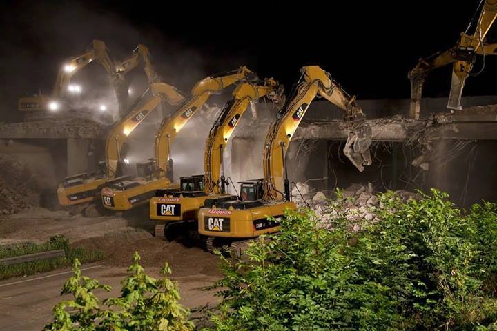 Beau travail d'équipe Cat! <a href="/CaterpillarInc/">CaterpillarInc</a>