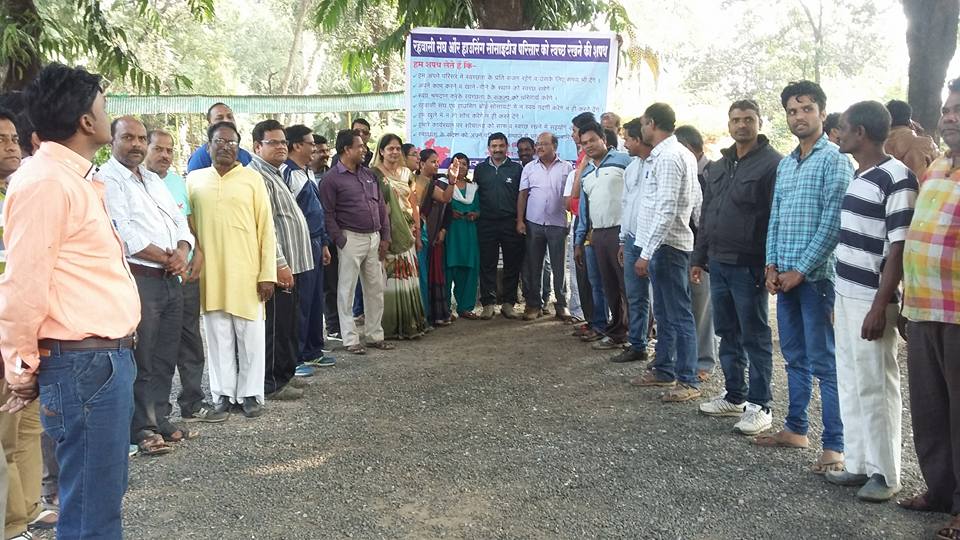 BetulNagar's tweet photo. Swachhta Pledge and Drive organized by Nagar Palika Betul to beautify the city park - Nehru Park, Sadar  #MyCleanIndia https://t.co/6RoM4daHVW