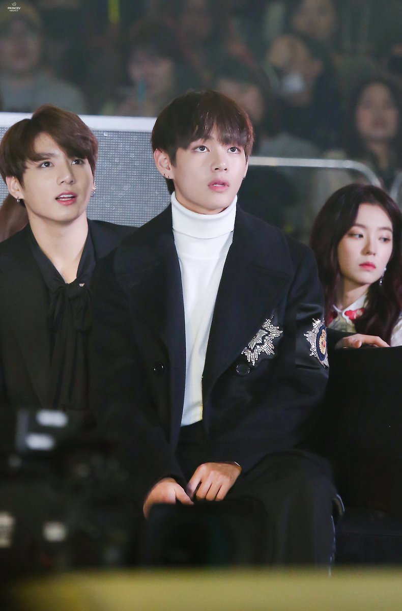 161226 SBS 가요대전 #방탄소년단 #태형 #뷔 #V <a href="/BTS_twt/">방탄소년단</a> 👶🏻🍼