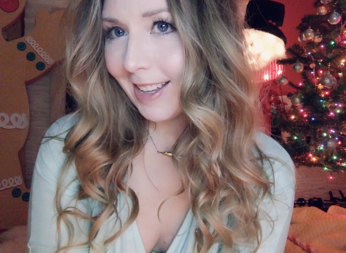 Thank you for the short and sweet hangouts, this month has been magical ✨ https://t.co/TAuoUhe81R