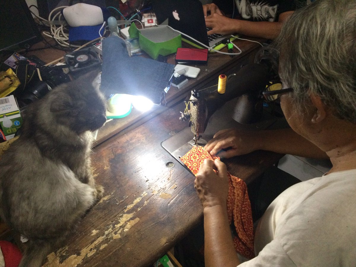 tomcildotcom's tweet photo. Grandpa making a dress for me.. thank you, grandpa... =>https://t.co/xa2VwKWvz9 #cats #CatsOfTwitter #cat #catslife #tomcil #catstagram https://t.co/X23ySQWuM2