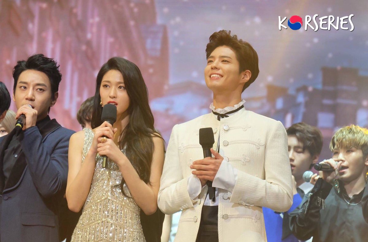 Korseries's tweet image. ซอลฮยอน AOA - พัคโบกอม ในงาน #KBSSongFestival เมื่อคืนนี้💕✨ #KBS가요대축제