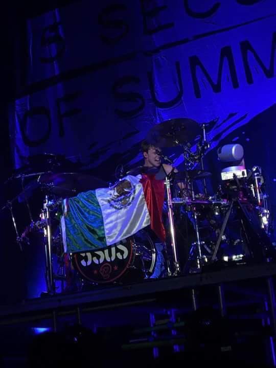 Lxlicesos's tweet photo. Them Miss so much guys @Michael5SOS @Calum5SOS @Ashton5SOS @Luke5SOS 
#slflmexico https://t.co/KMVAx92O3x