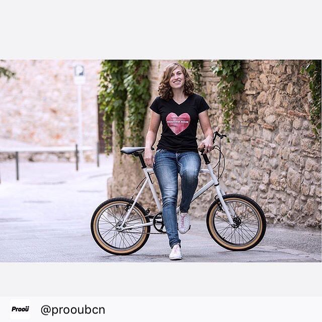 rabasacycle's tweet photo. Customize #RabasaNova #minivelo and #BeautifulBiker #TShirt for @Laura_Terradas at #ProouBCN web: https://t.co/PxdYQqDJyj #urbanbike https://t.co/wk4Q6avOTu