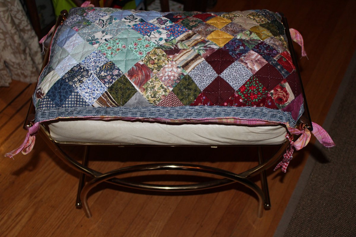 jkgron's tweet photo. Christmas gift quilted by my talented wife. Thank you Emiko! Love you. https://t.co/ajMBHzKf3z