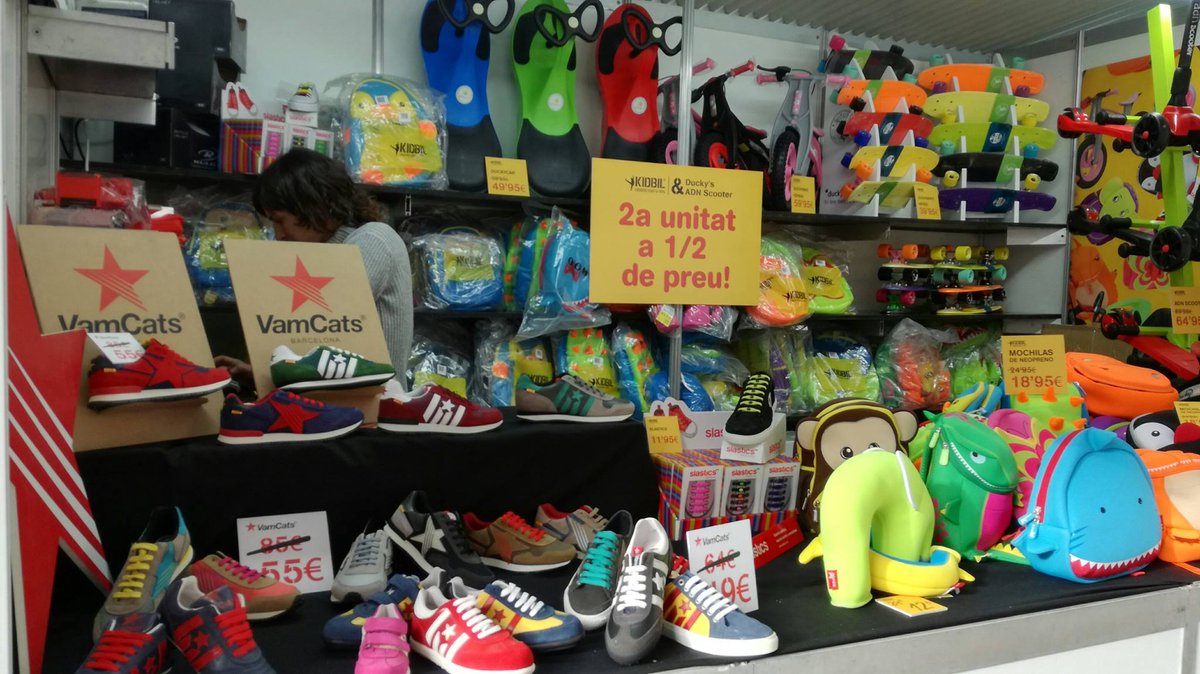 vamcats's tweet photo. Heu vist les #ofertes que tenim a la #FiraDeReis de #GranVia #barcelona? #idearegal #reis #regals #regalsoriginals #pensaambelspeus #vambes https://t.co/Vaw4k4QeM7