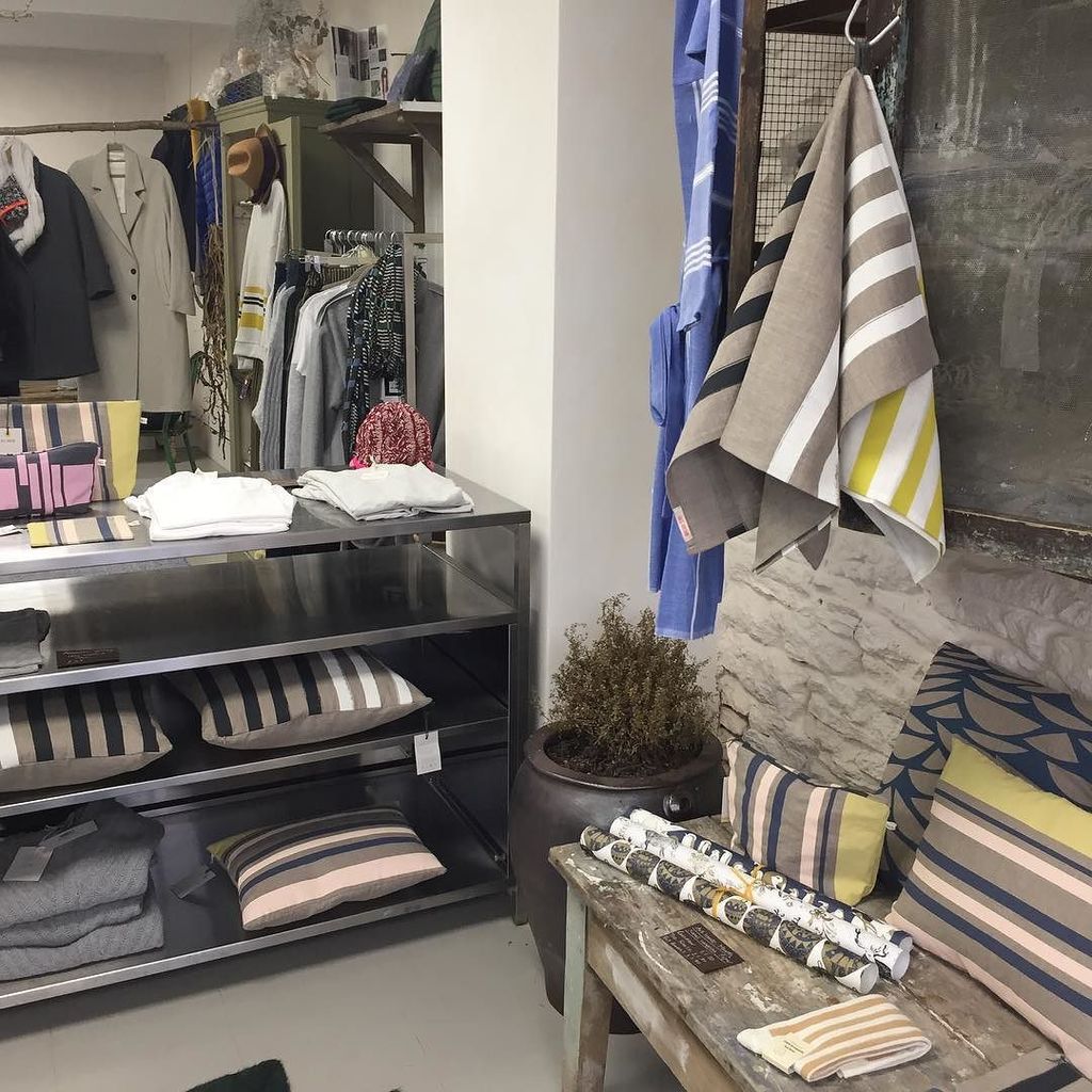 AnnaLizzioShop's tweet photo. Getting ready for the sale . Starts Wednesday 4th. 40%off woman's and men's fashion. https://t.co/lDKy2hQ1XO https://t.co/lgi4j3HX65