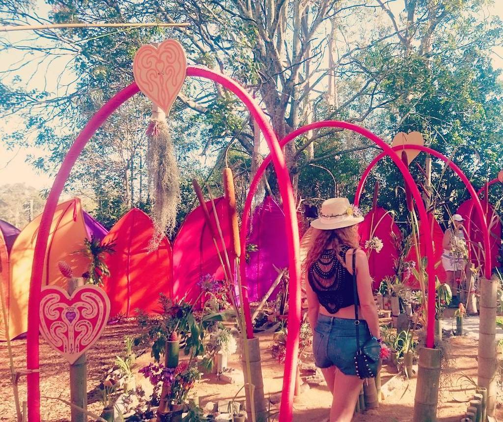 andthebeatgoes_'s tweet photo. The heart of the Sacred Union Labyrinth at Woodford #wff2016 #woodford #folkfestival #fest… https://t.co/aaeFSqzQMq https://t.co/rIwXUejuLS