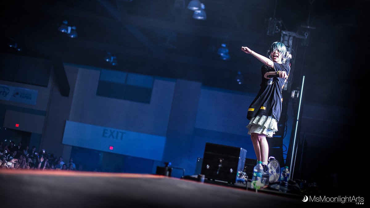 MsMoonlightArts's tweet photo. When you love Music, Nothing can Stop you ! β€οΈ πΈ: @MsMoonlightArts @hi_mija at the @MedallaLightEH!! #puertorico #electricholiday #EH2016 https://t.co/fJxEfozxhC