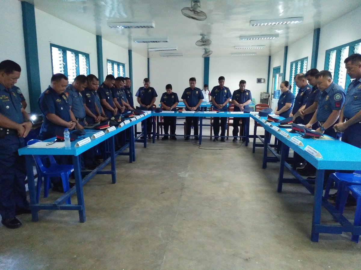 ROMBLONppopcrb's tweet photo. .@rpio_mimaropa @pnpdpcr Romblon PPO Command Conference with PSSUPT LEO E QUEVEDO, OIC, ROMBLON PPO. https://t.co/jzh20hexKf