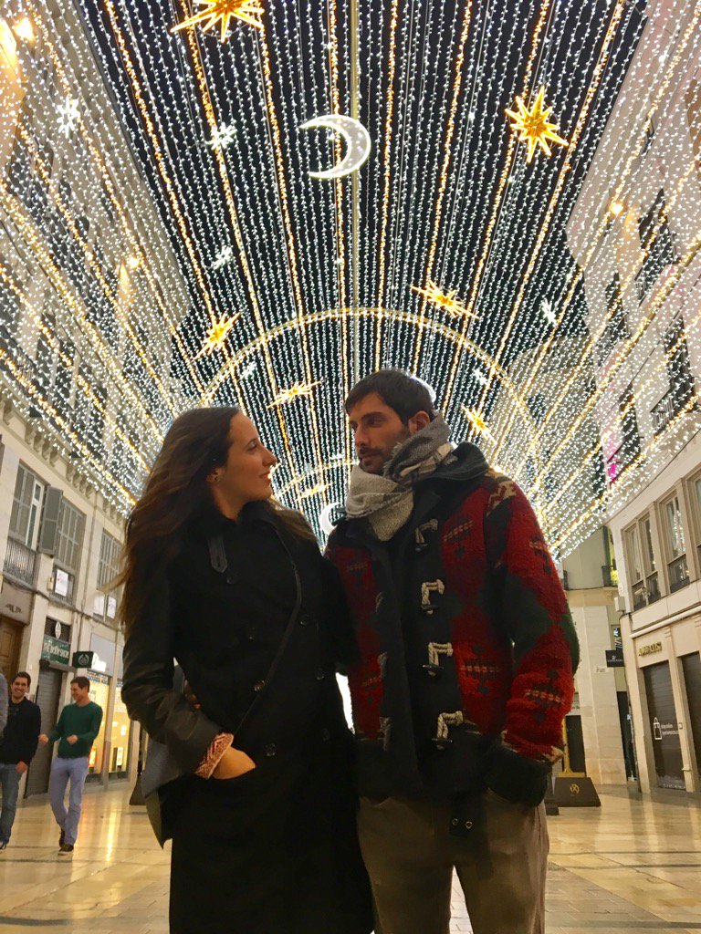 CaoticCe's tweet photo. 🎅🏼🎄✨#crhistmastime #Malaga #callelarios #inlove 💛💛 https://t.co/4Otorx8IYT