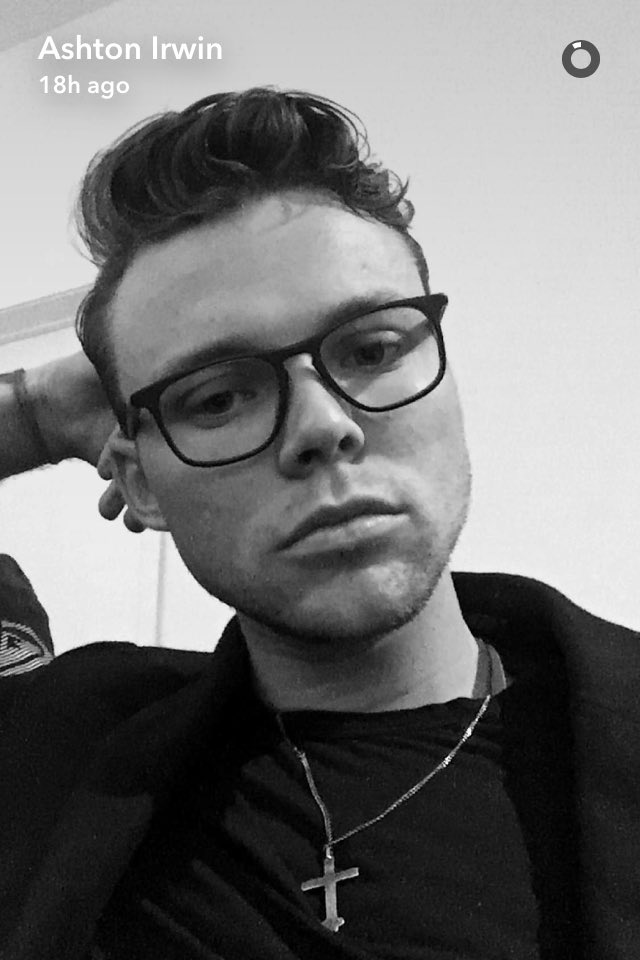 ashtonslibrary's tweet image. 