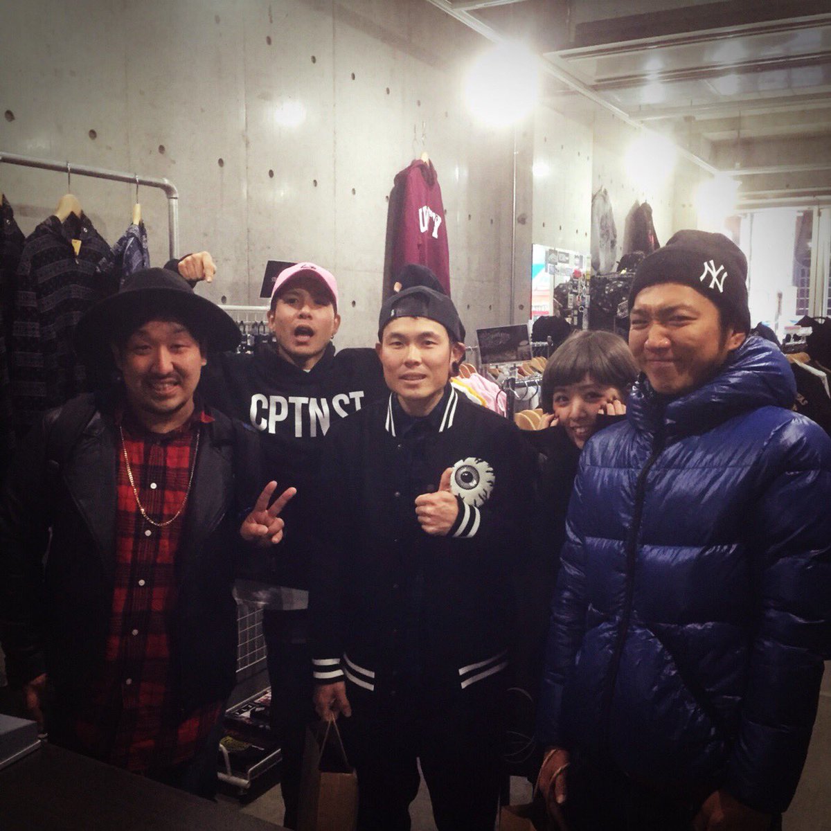 crunchloop_059x's tweet photo. 今日はバンドメンバーで岐阜のCaptain Streetさんにお邪魔してきました☆
店長さん、ケケオ君、ミラノちゃんに会えた！2016年にやり残した事はオールクリア（笑）。
ありがとうございました！
#crunchloop #captainstreet #キャプスト #岐阜 https://t.co/49G8beYQI3