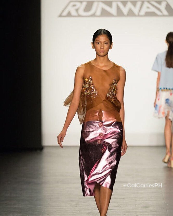 1boleynboy's tweet photo. #ManuelaBasilio (#musemodelsnyc) for #DesignerErin Roberston at #ProjectRunway Season Finale | via #calcarriesph

#follow: #supermodelph https://t.co/EGV7i8fckq