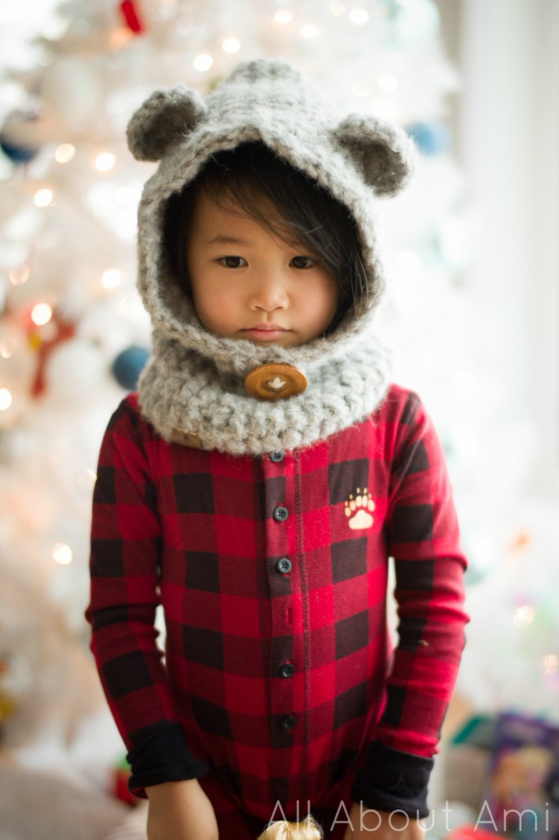 {New blog post &amp; GIVEAWAY} Crochet Bear Cowls featuring <a href="/thevelvetacorn/">The Velvet Acorn</a> and alpaca fleece by #therarecreature ! allaboutami.com/crochet-bear-c…