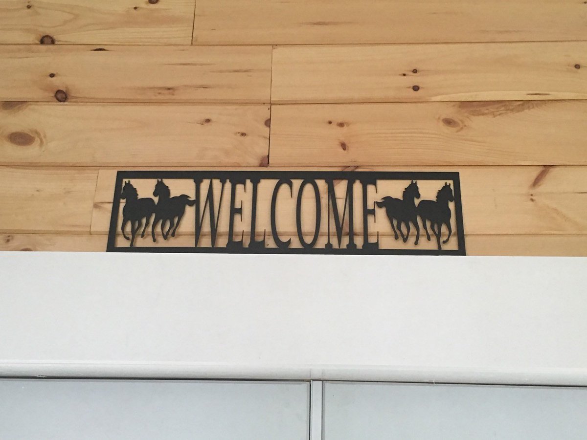 MetalArtDesignz's tweet photo. Horse welcome sign, metal horse welcome sign https://t.co/6hCH48Ya9c #etsysocial #HorseSign https://t.co/FIzWmd98Oe