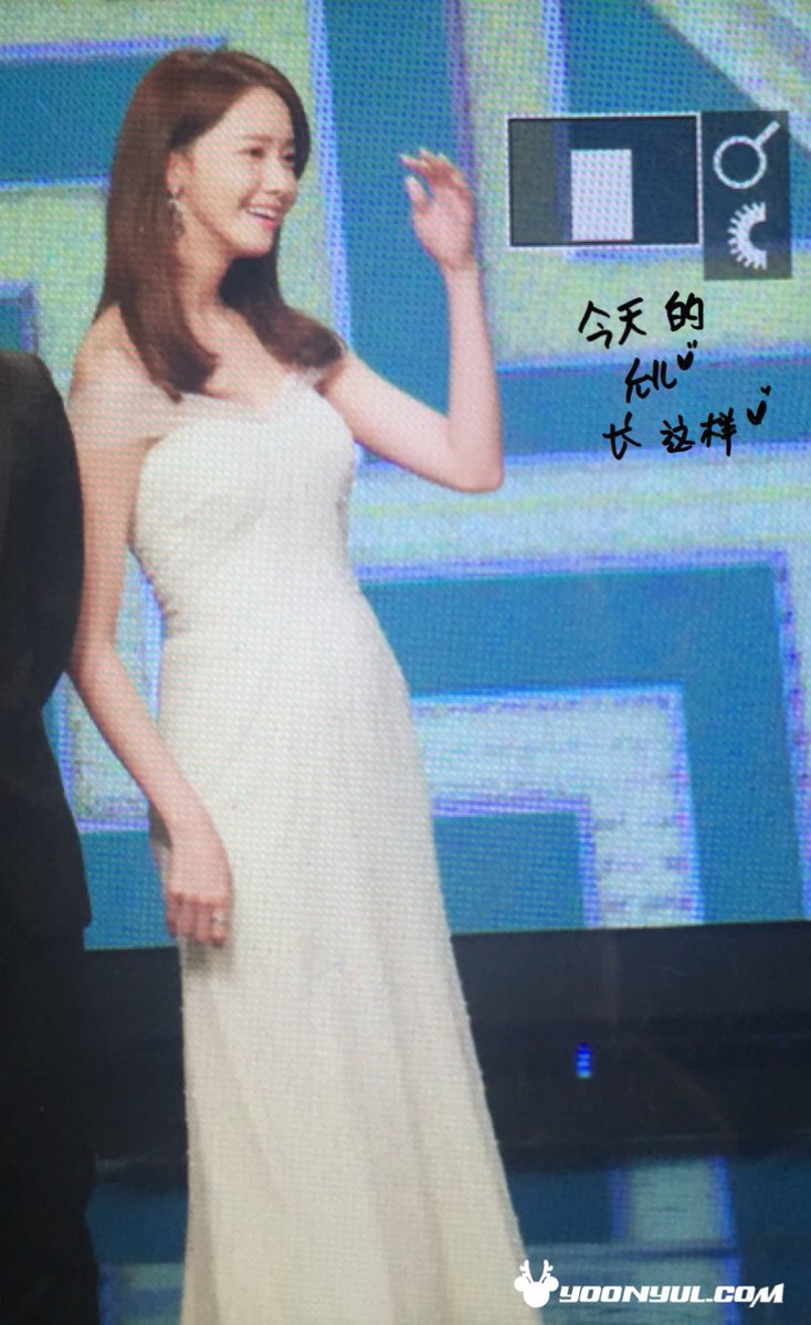  [PIC][30-12-2016]YoonA tham dự "2016 MBC 연기대상/Drama Awards" với tư cách là người công bố giải thưởng vào tối nay C074nExVQAAk8V5