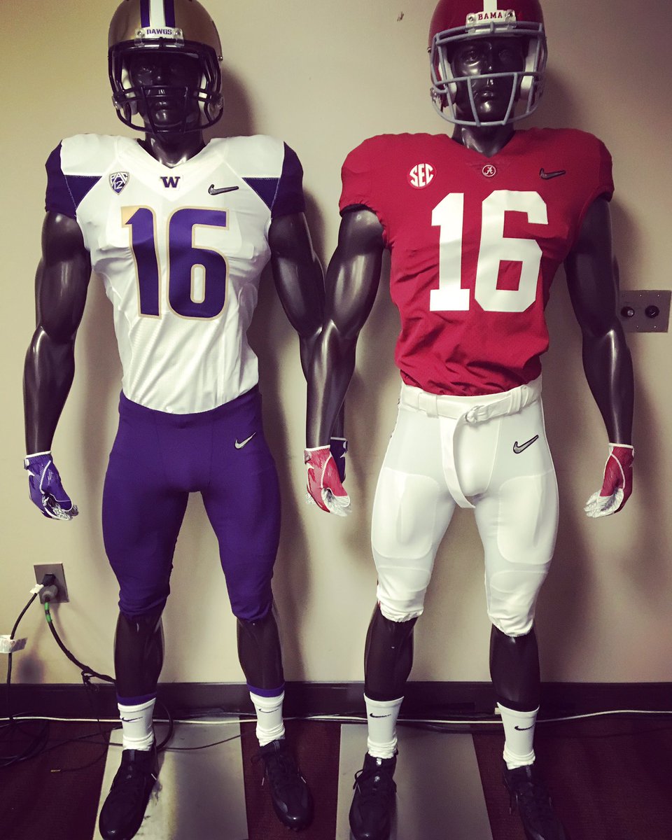 SECNationBus's tweet image. #UniWatch #CFBPlayoff @AlabamaFTBL 🐘🏈🇺🇸🍑