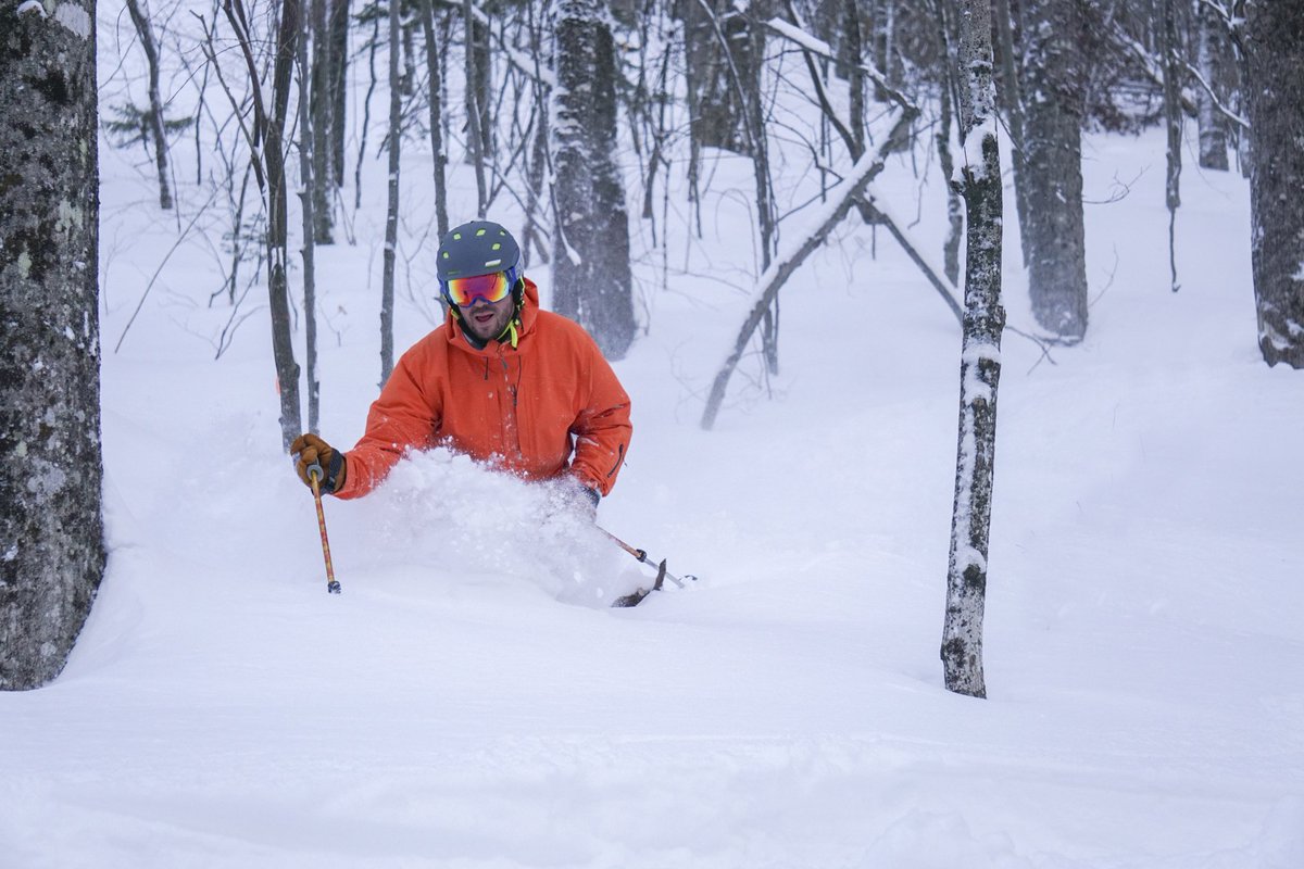 sundayriver's tweet image. Not a teleskier. #itsthatdeep