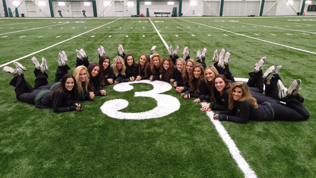 MadisonRae_B2's tweet photo. Last practice of the season in the books! Year 3 ✔️ Next up: #NYJvsBUF See you New Years Day #JetsNation! https://t.co/qUw7L0HQWF
