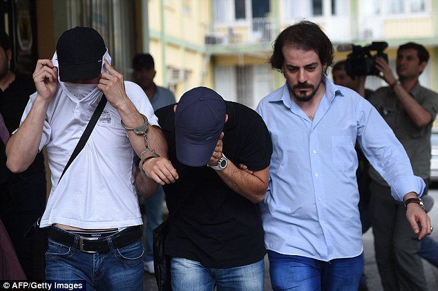 alghadeertv_eng's tweet photo. #Turkish_security_forces arrest five senior #PKK figures southern #Turkey
https://t.co/xsxG7Y2Uov
#Ankara
#USA
#EU
#UN
#HR
#HRW
#Alghadeertv https://t.co/xU1EJj85ce