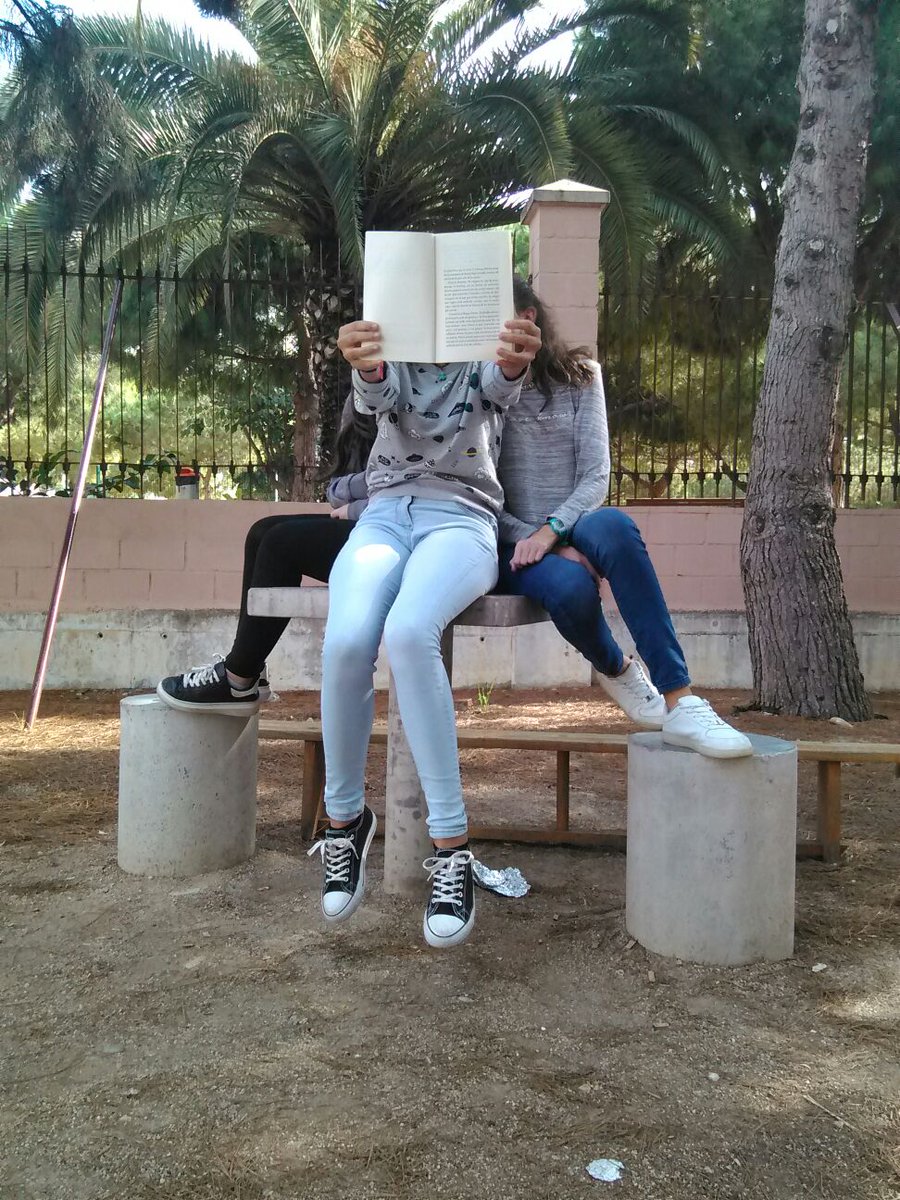 _trailerbook_'s tweet image. Llegim per ons pareix 
#CECVContemLecturaAVL