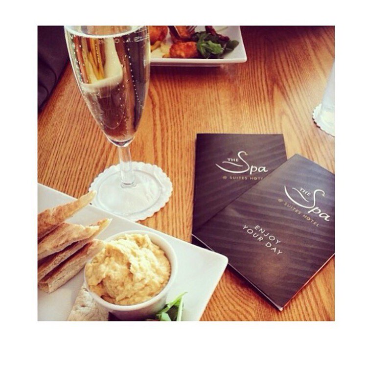 SuitesSpa's tweet photo. Enjoy a delicious #lunch at our Spa Bistro- add a glass of #prosecco- you deserve it! #SpaFood #Tasty https://t.co/TaSx4KbK1a